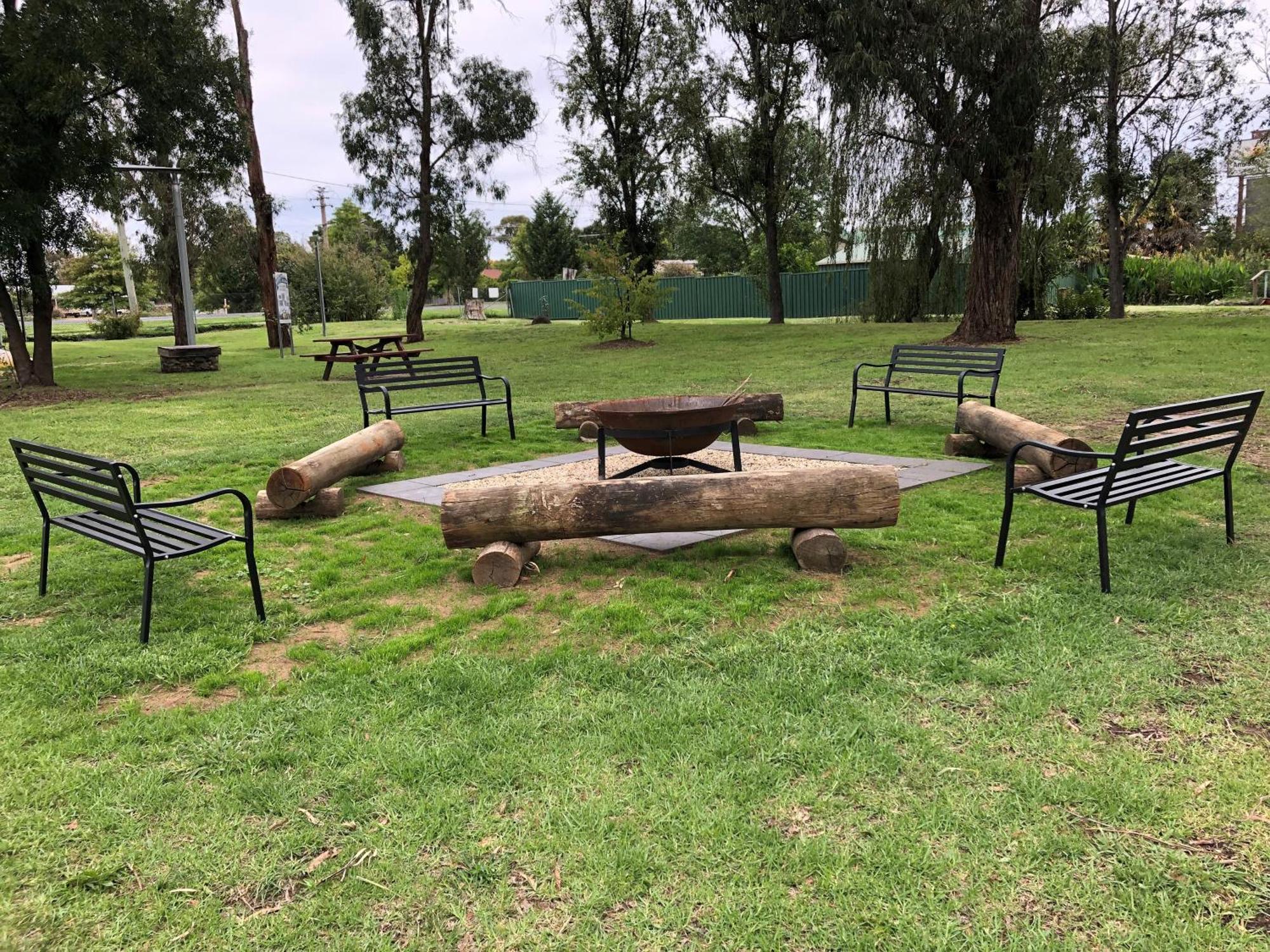Готель Armidale Tourist Park Екстер'єр фото